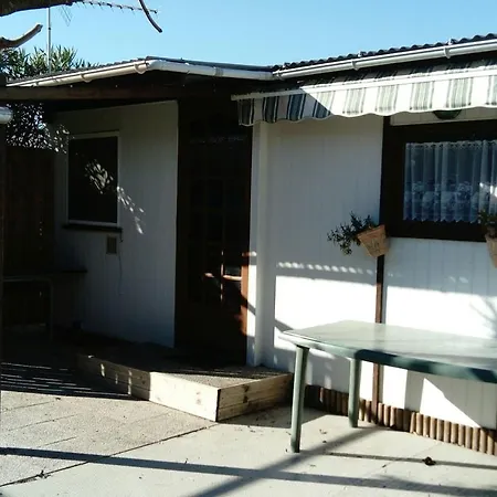 Le Pavillon בקתה *