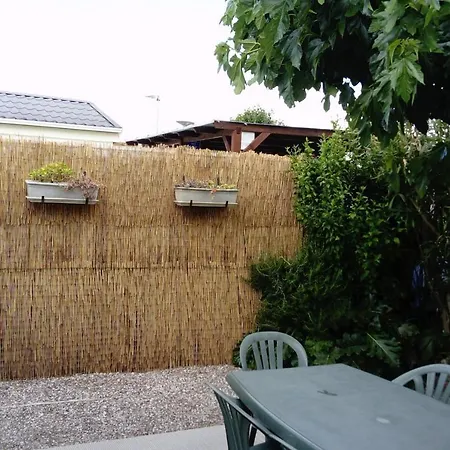 Le Pavillon בקתה *